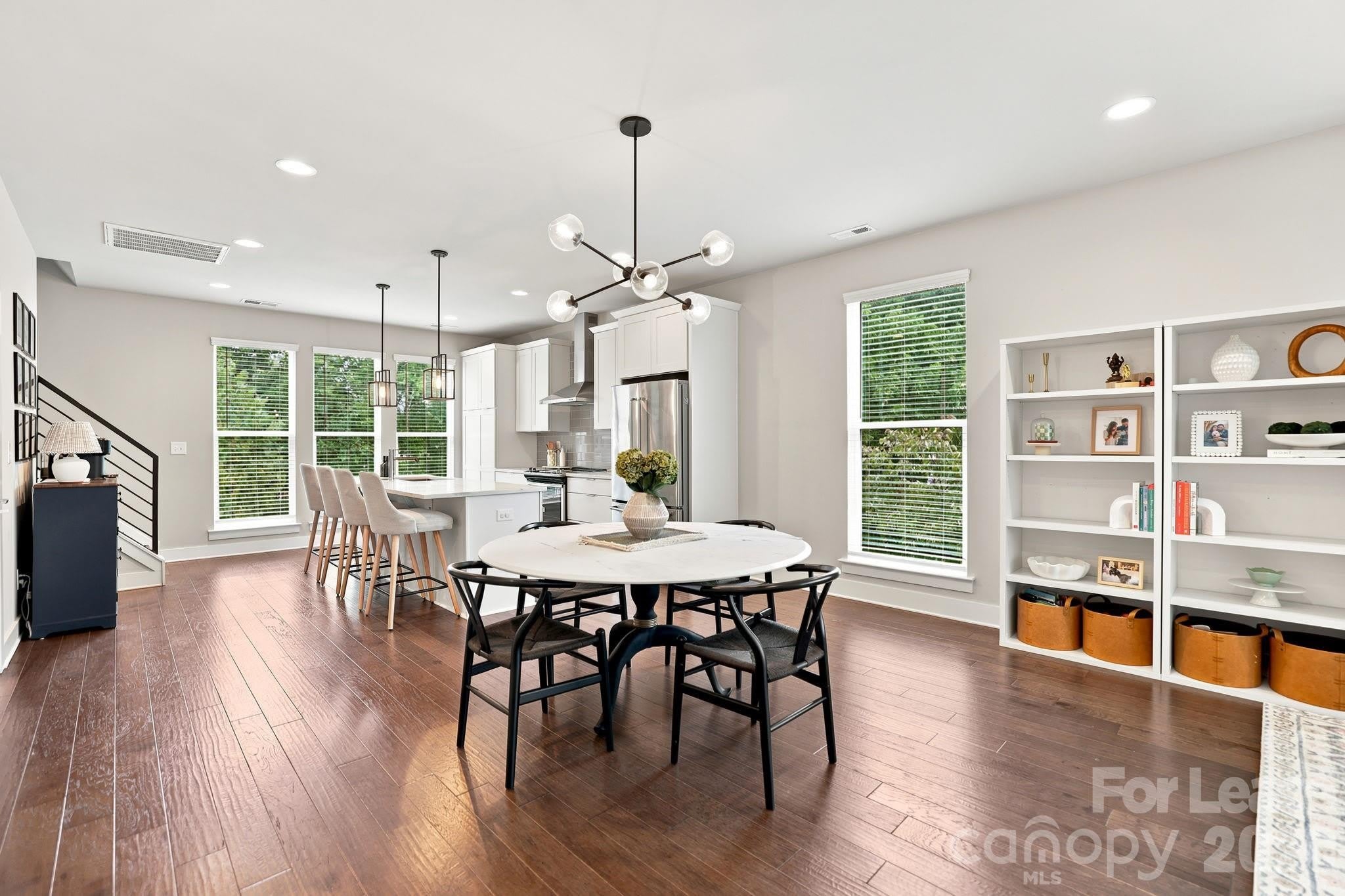 340 Uptown W Drive – photo 3