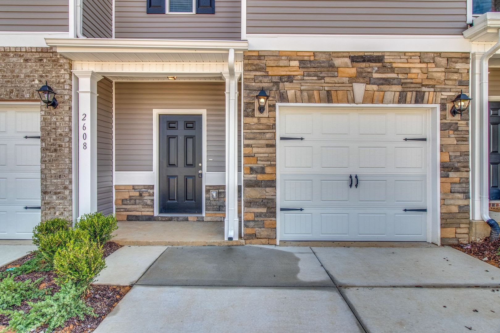Beautiful 3BR/2.5BA Townhome in Columbia! – photo 3