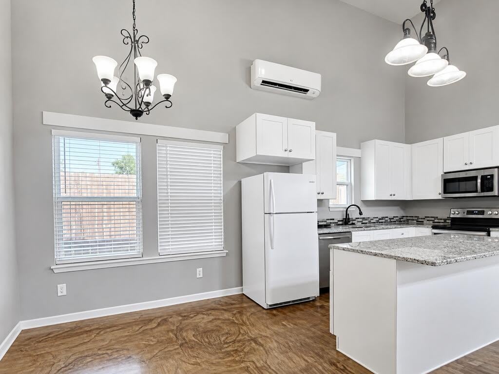 501 N Burleson – photo 4