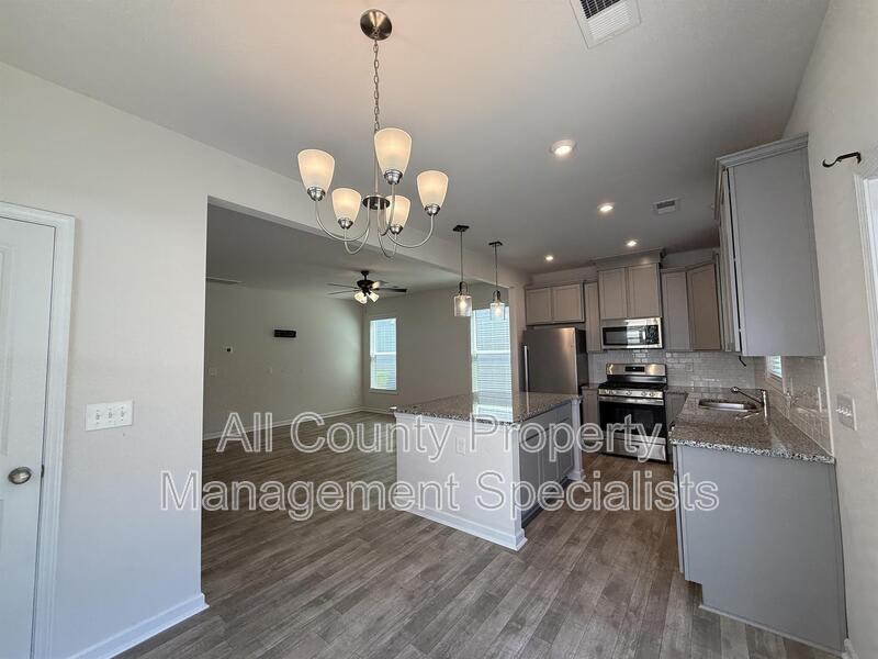 1049 Crescent Moon Loop – photo 5