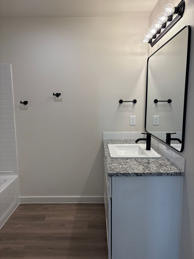 999 First Months Rent Brand New And Ready For You – photo 5