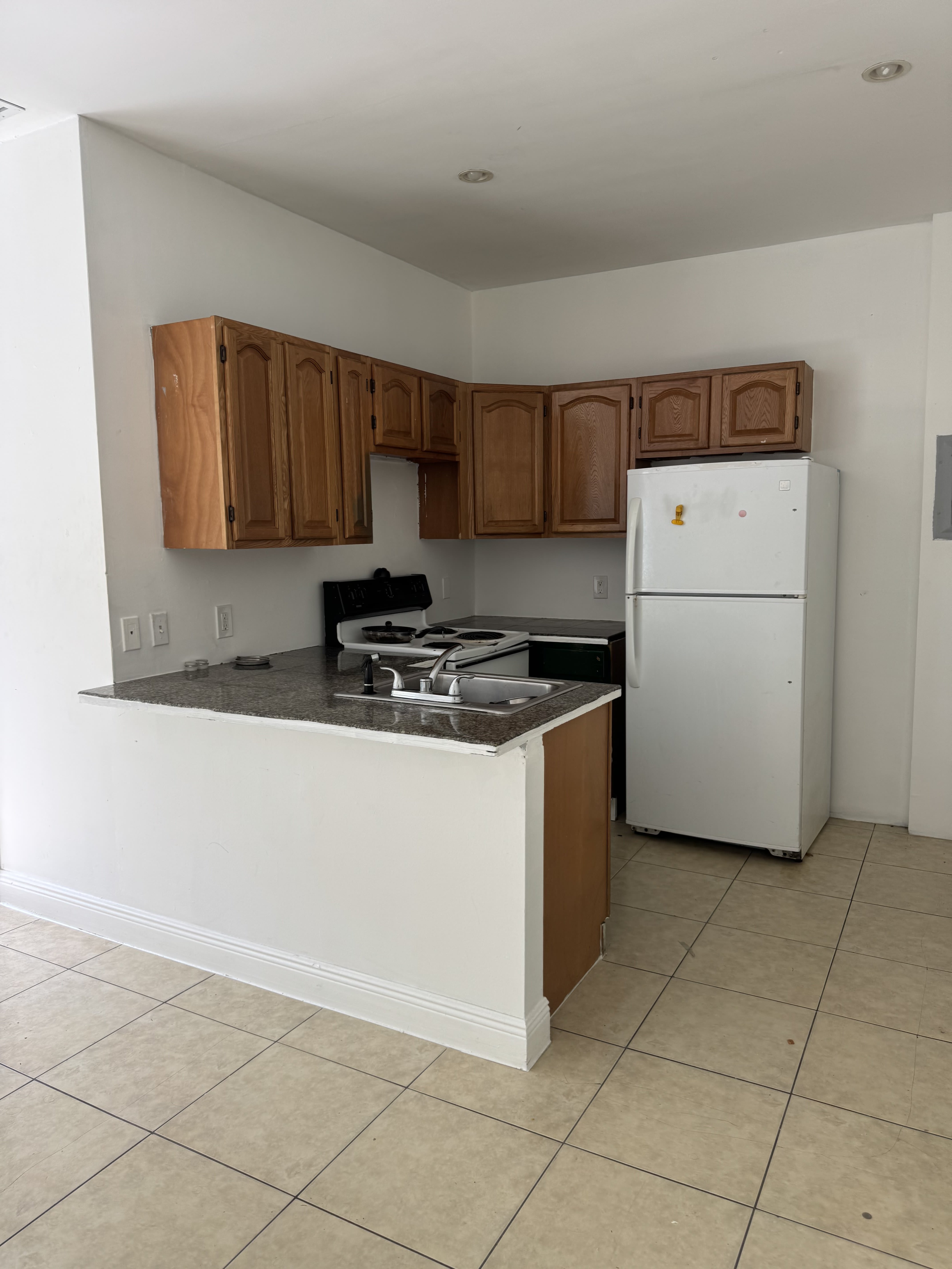 345 Nw 34th St – photo 2