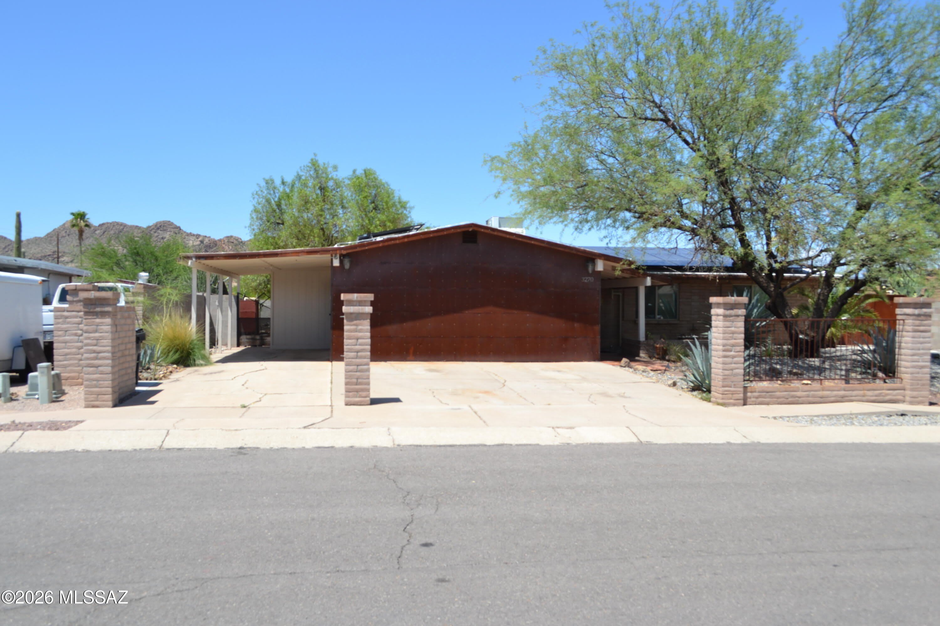 3270 W Capistrano Road – photo 2