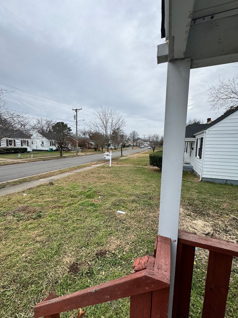 3 Bed House In Church Hill Enjoy Big Yard Great Location Hardwoods Central Ac And Laundry – photo 2