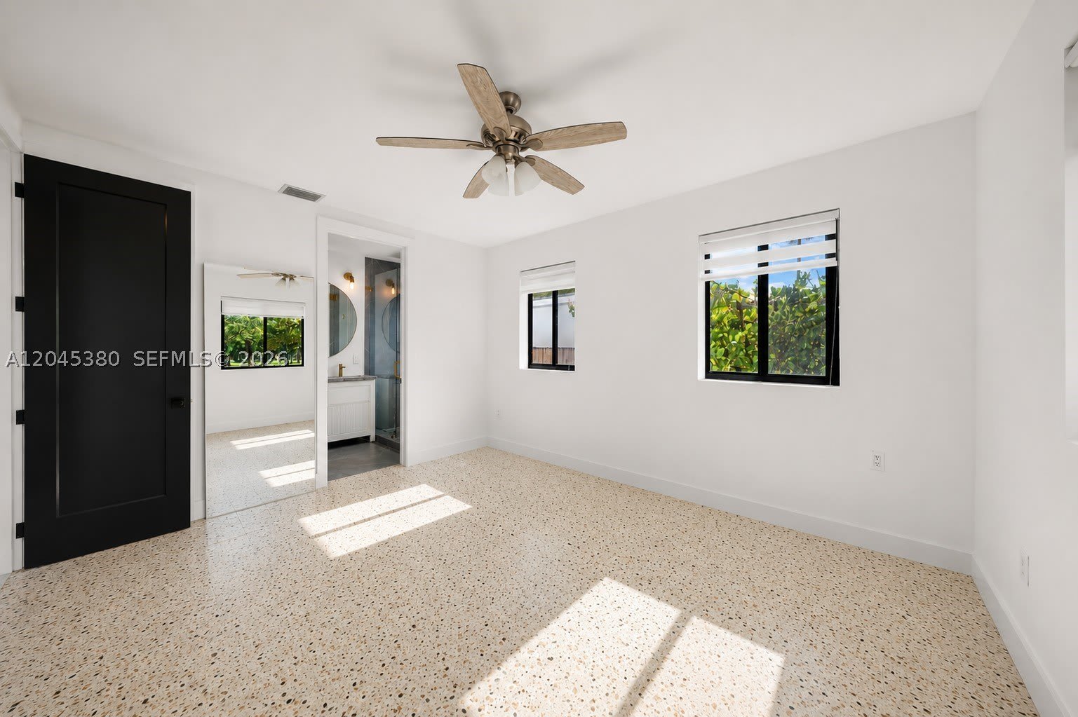 365 Fairway Dr – photo 2