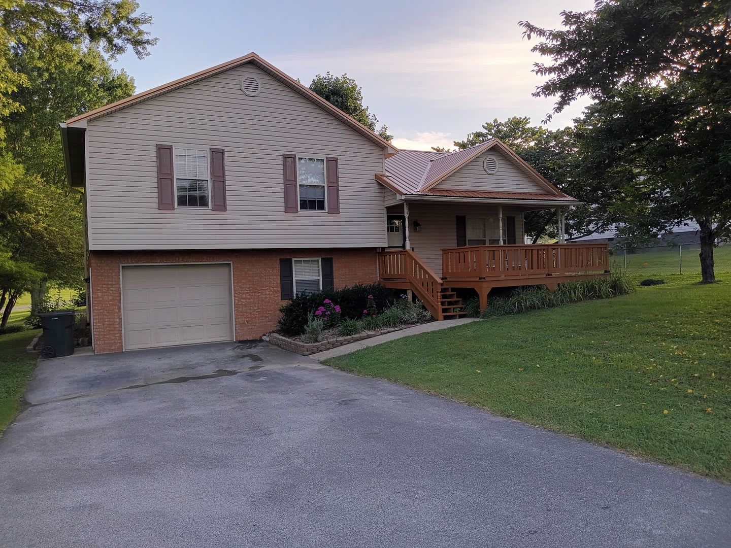 4 Bedroom / 2 Bath Home – photo 2