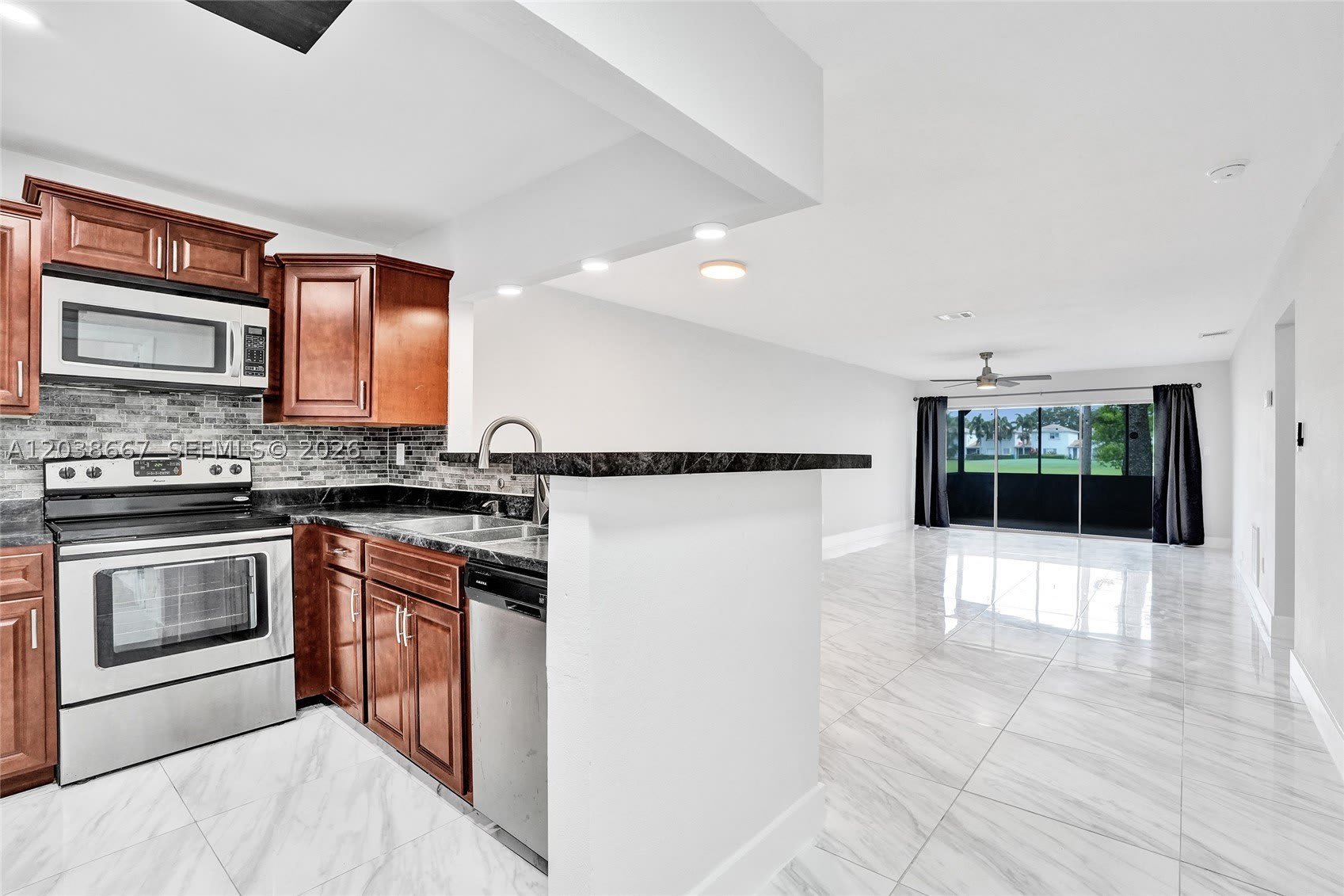 9540 NW 65th St – photo 4