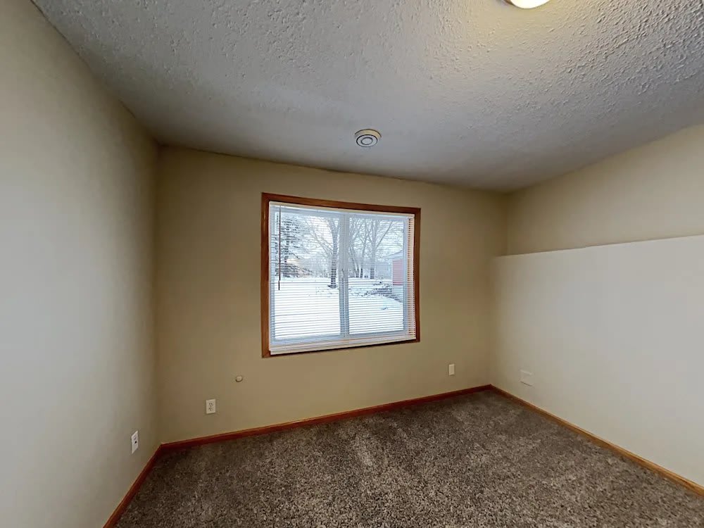 1312 Creekside Dr – photo 2