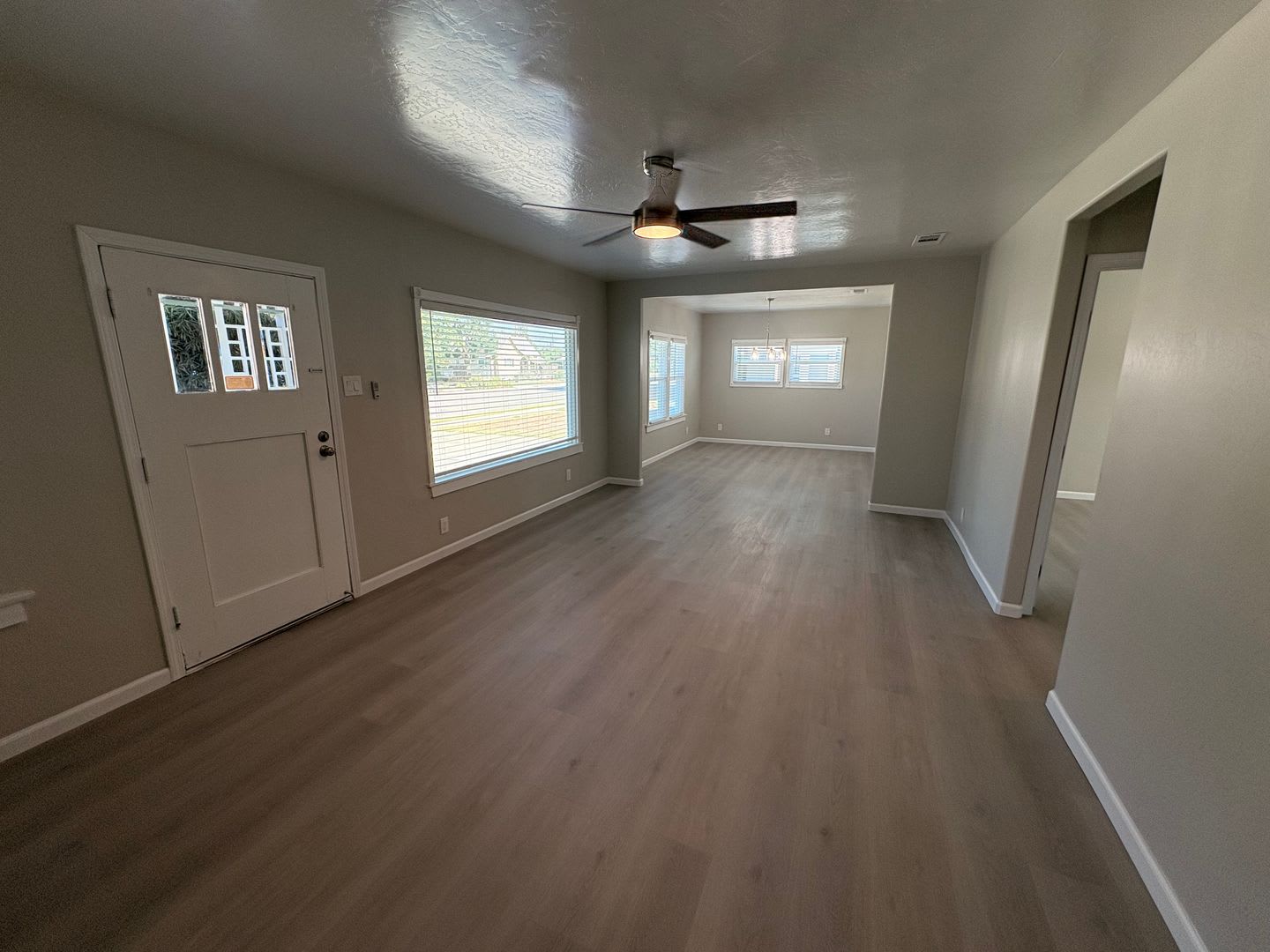 Beautiful Newly Renovated 2 Bedroom Home – photo 3
