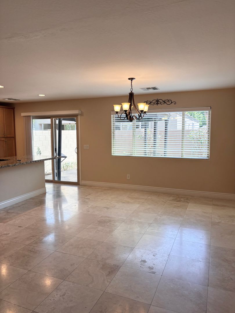**STUNNING 4 BEDROOM/3 BATHROOM/2 CAR GARAGE/GATED COMMUNITY HOME IN MESA (SOUTHERN & LINDSAY)** – photo 3