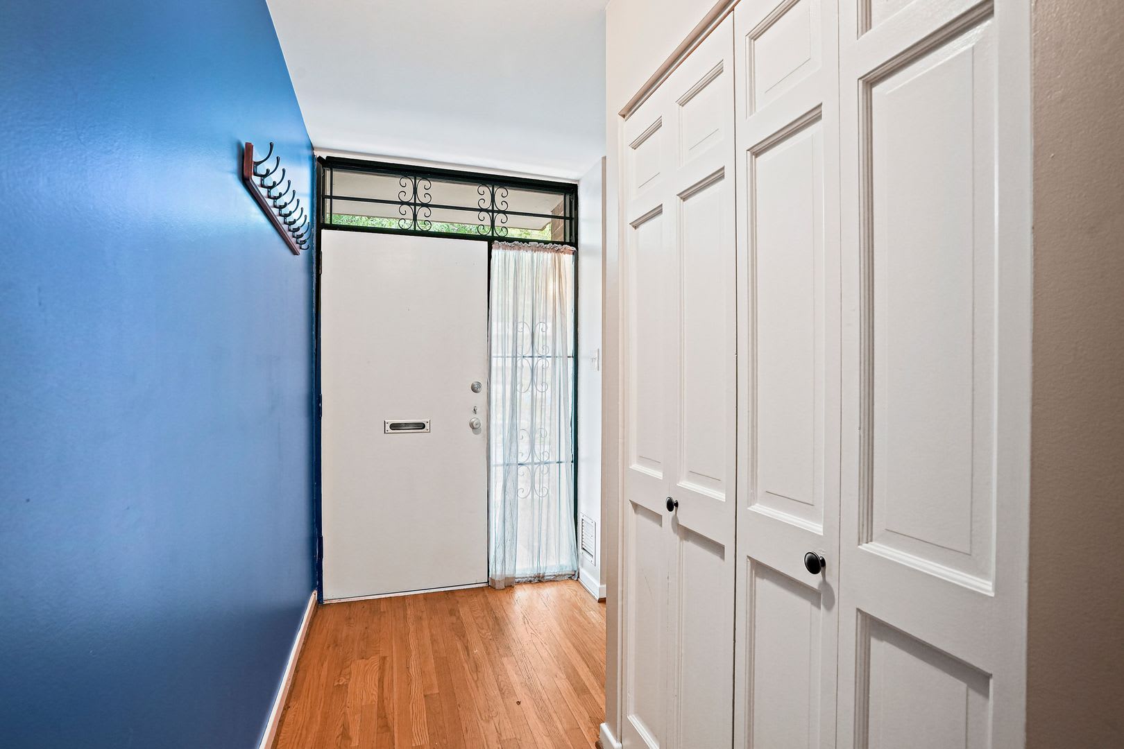 Southwest Townhouse Three Levels Backyard Common Space – photo 4