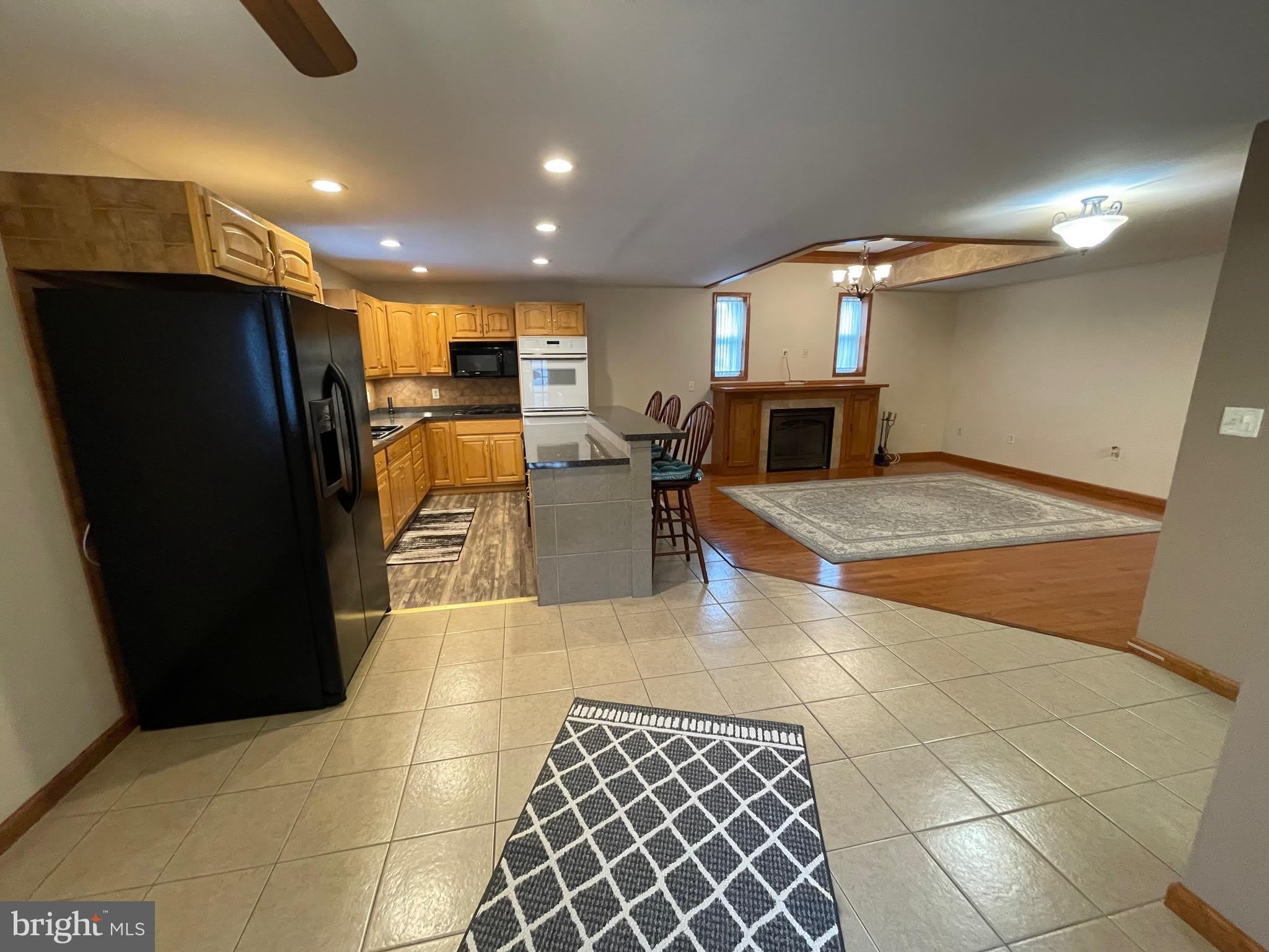 210 N CENTRE Avenue – photo 4