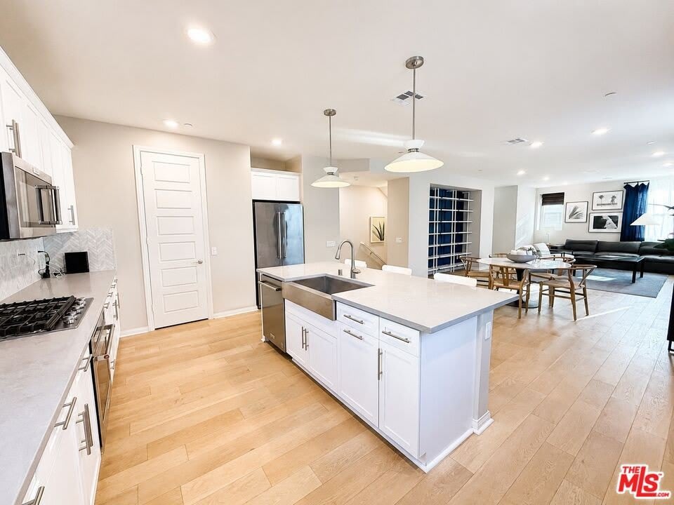 751 Daniel Freeman Cir – photo 5