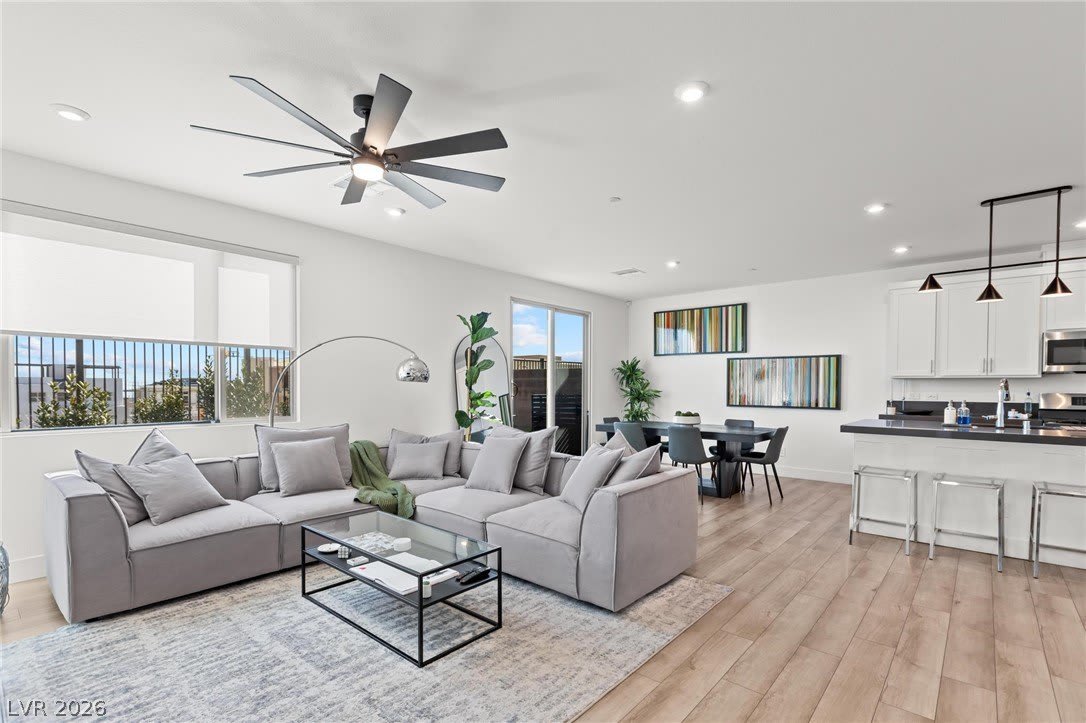 692 Echelon Street – photo 1