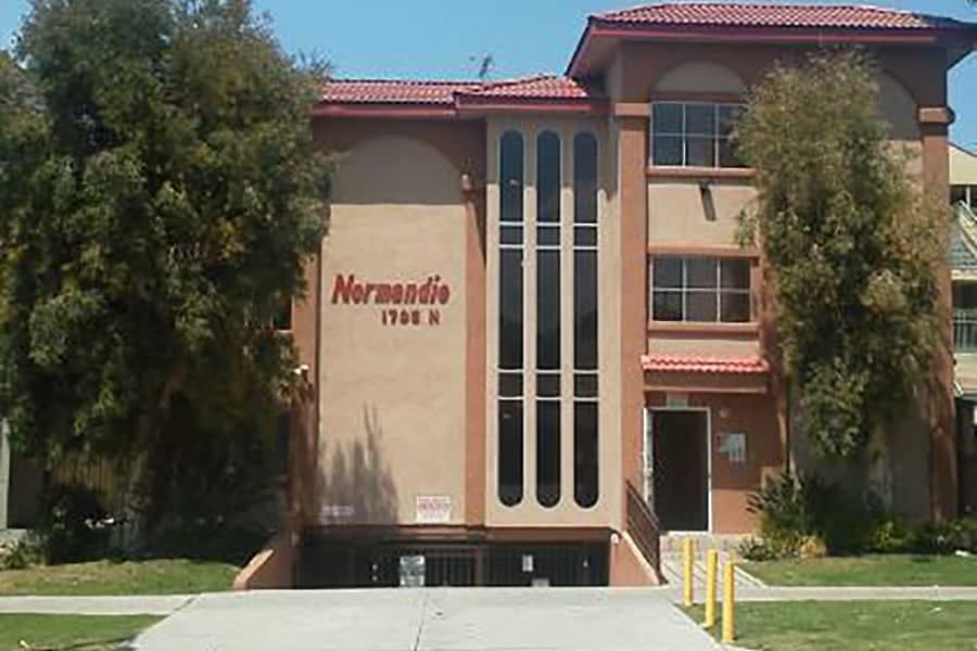 1735 N Normandie Ave – photo 1