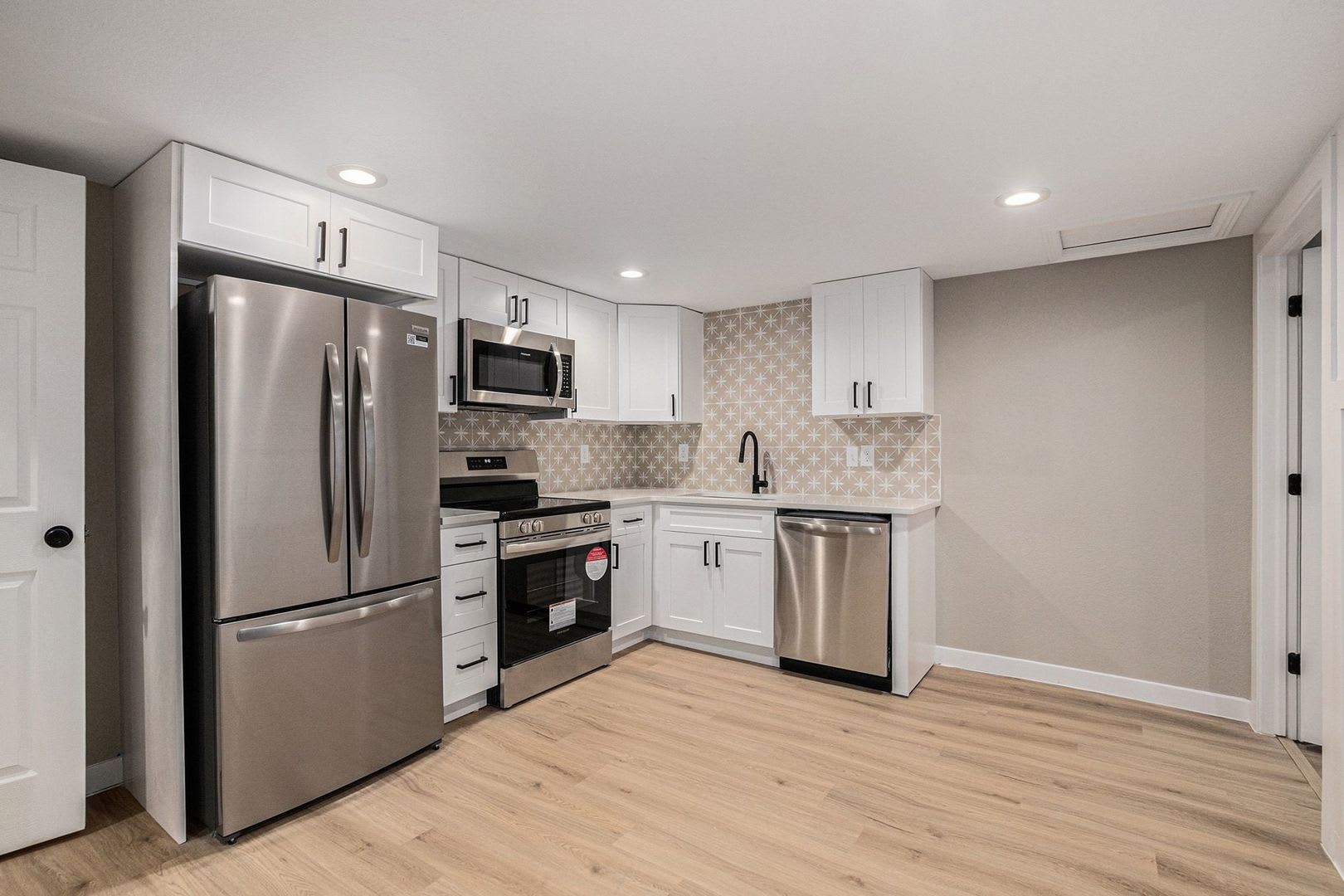 Gorgeous Newly Remodeled Home! – photo 5