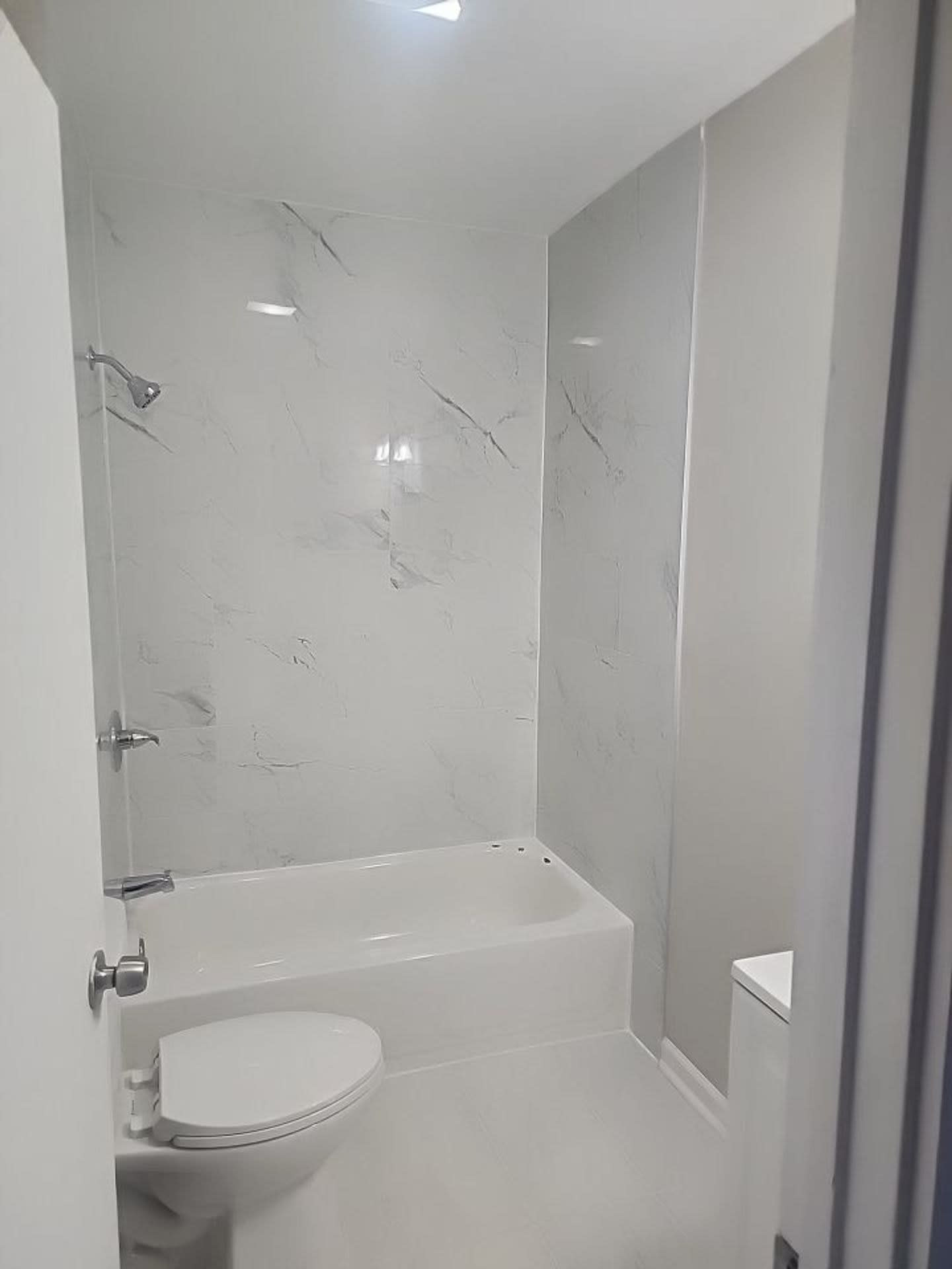 Spacious 3Br In Hartford S Barry Square 36 Whitmore St 3 Bed 1 Bath – photo 1
