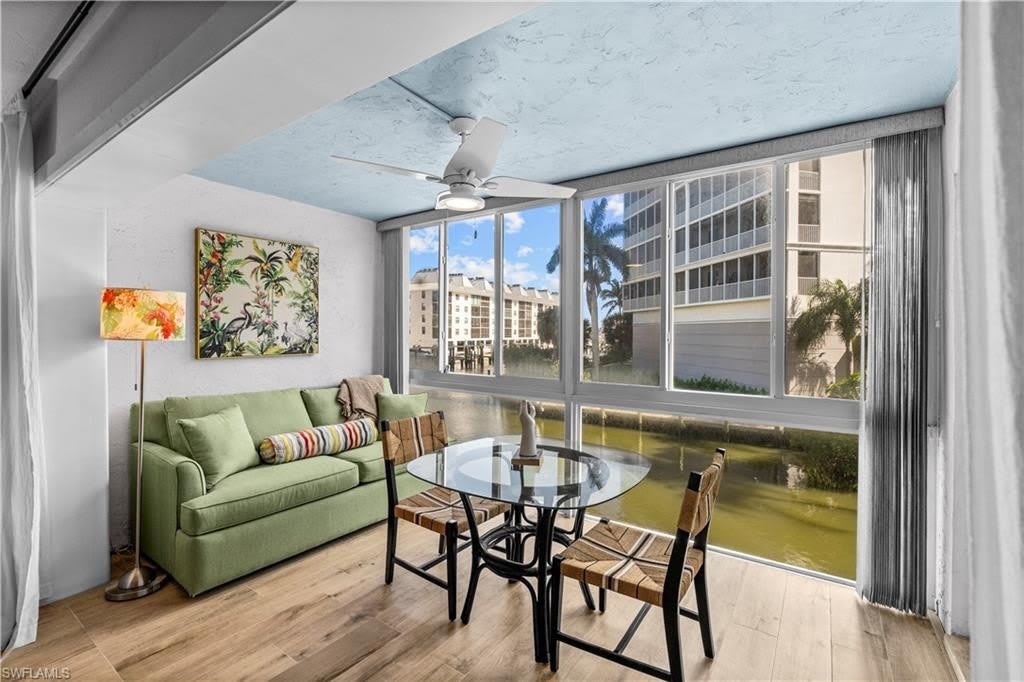 377 Vanderbilt Beach Rd – photo 3