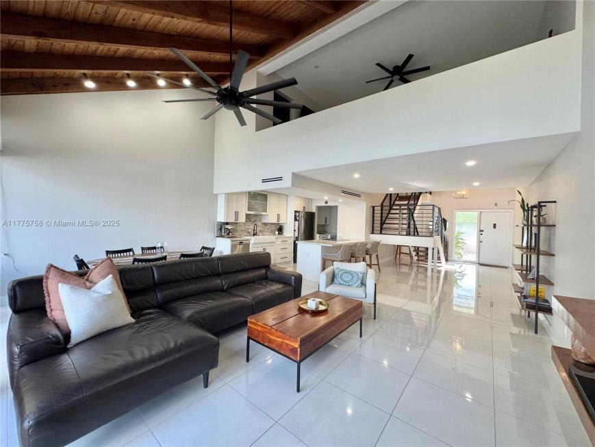 1490 NW 113th Way – photo 3