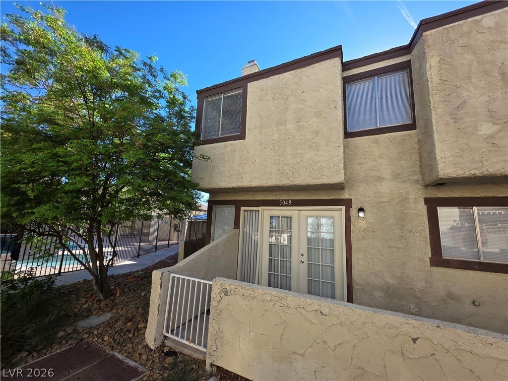 5049 Spencer Street – photo 4