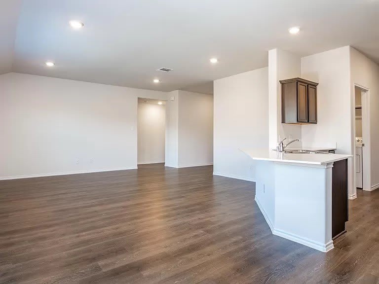 2304 Alamo Drive – photo 5