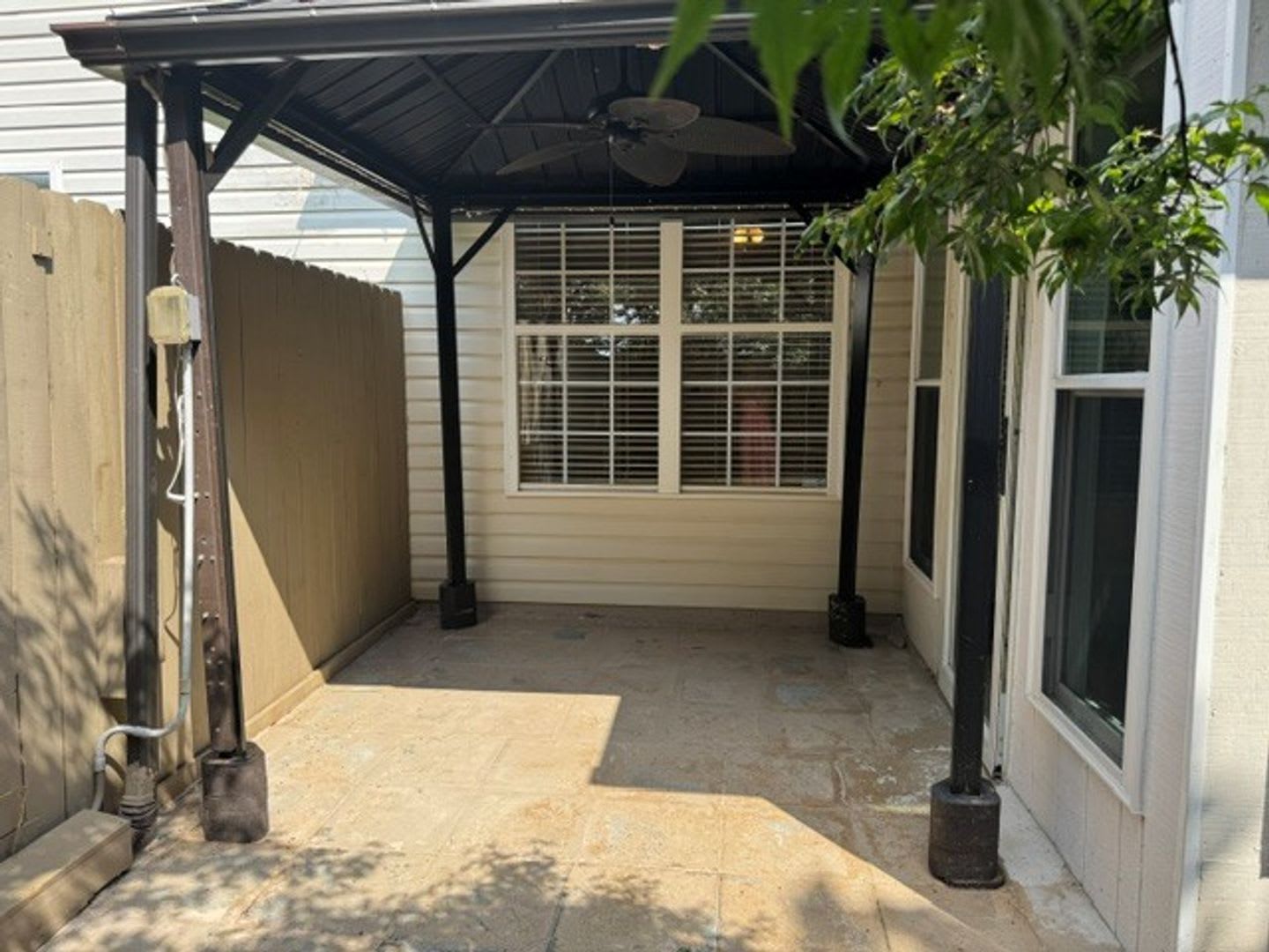 freshly paint 3 bed 2 bath townhome – photo 3