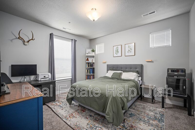 952 W Big Ben Ln – photo 4