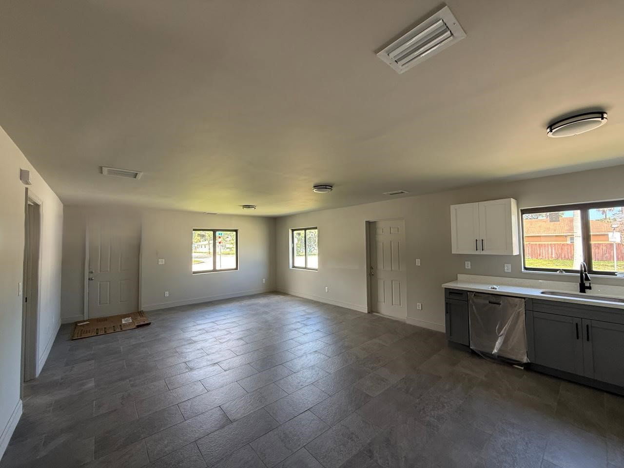 2806 Northwest 9th Court – photo 2