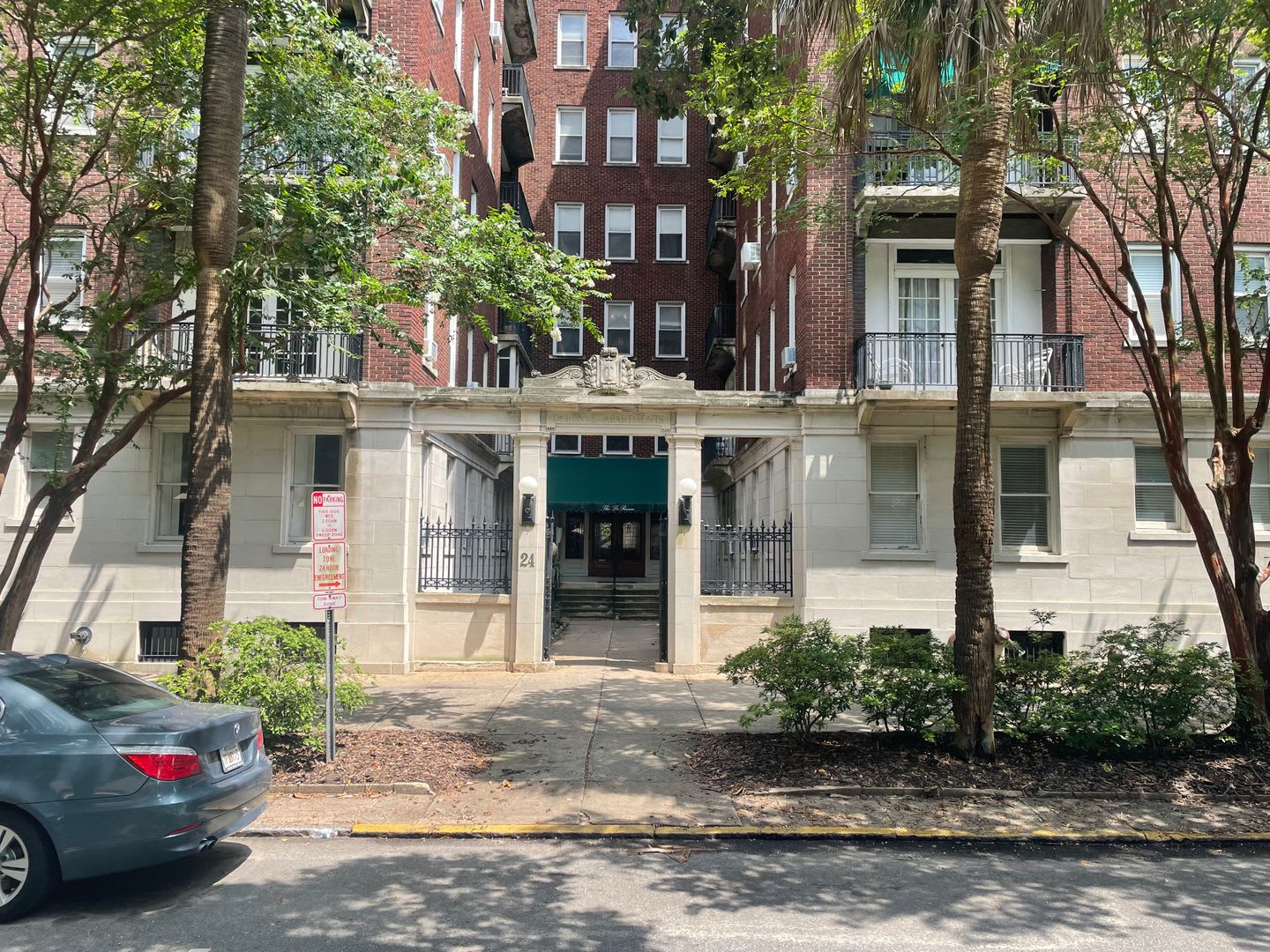 Long Term Rental in the Heart of Downtown! – photo 1
