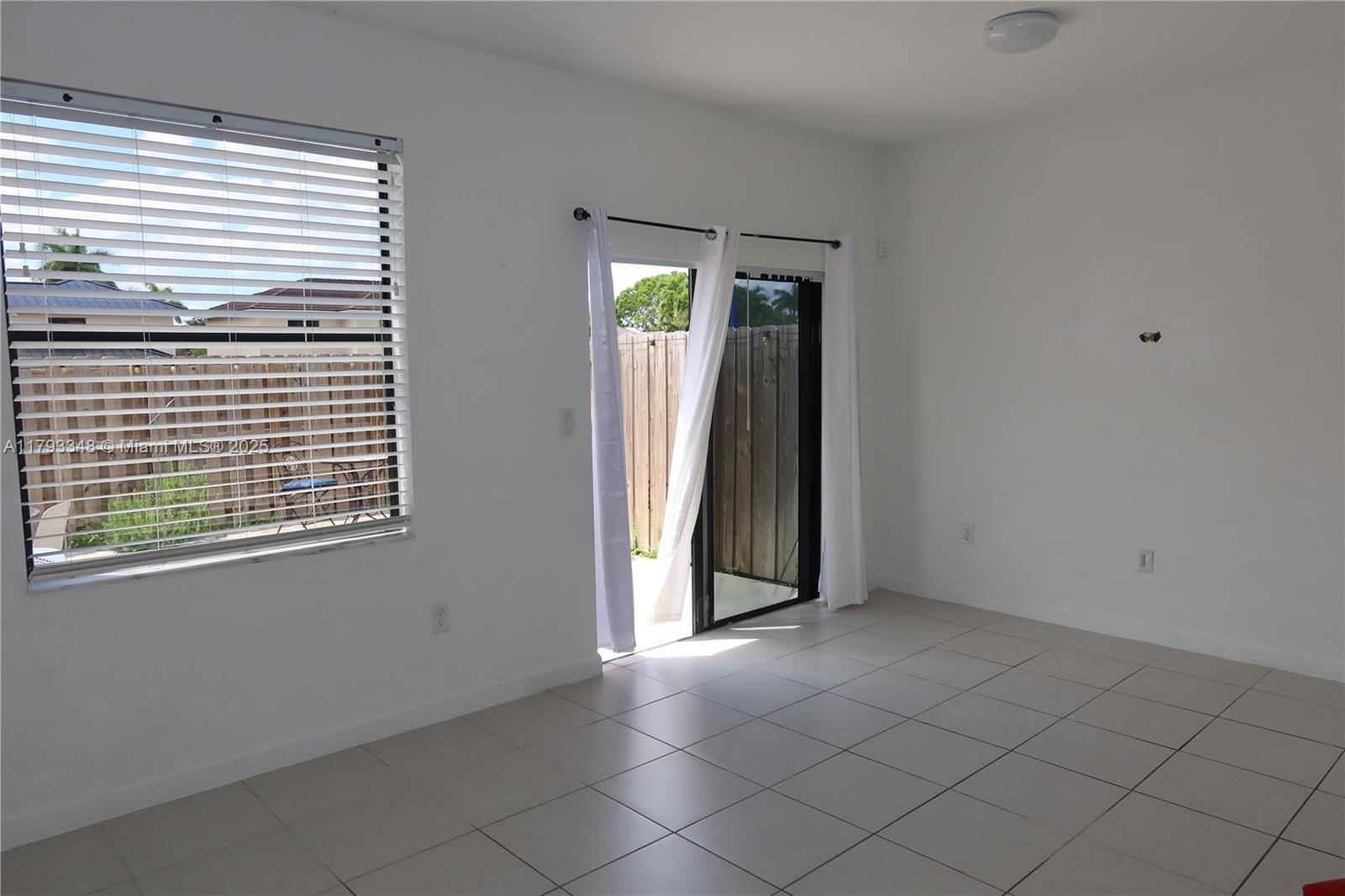 18240 Southwest 148th Road – photo 4