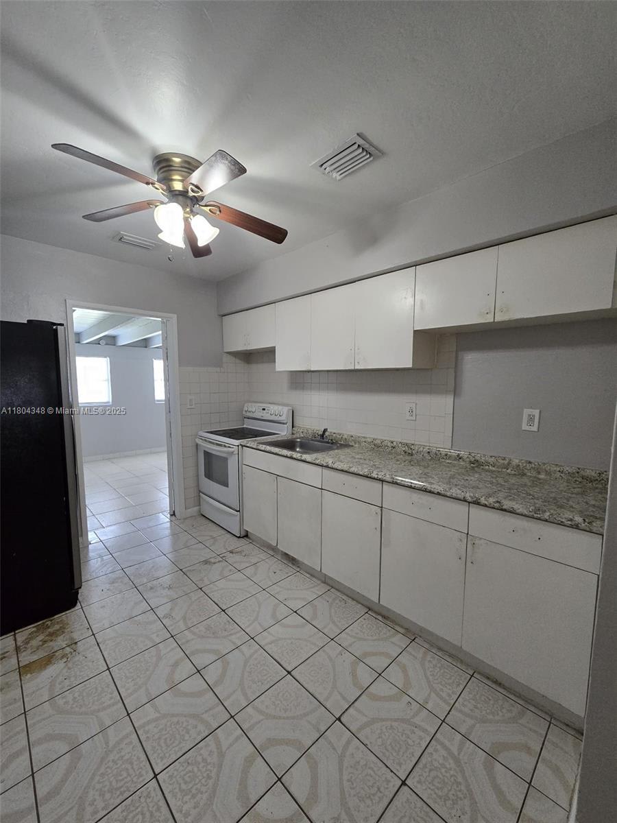 480 NE 136th St – photo 4