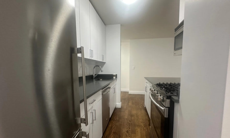 407 E 57Th St – photo 2