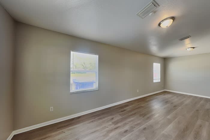 1003 West June Street – photo 5