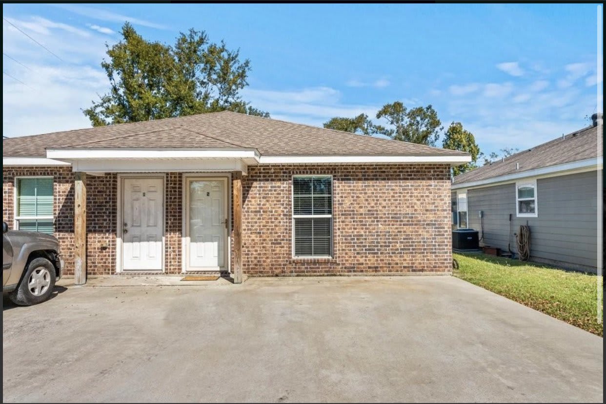 918 Brady Street – photo 1