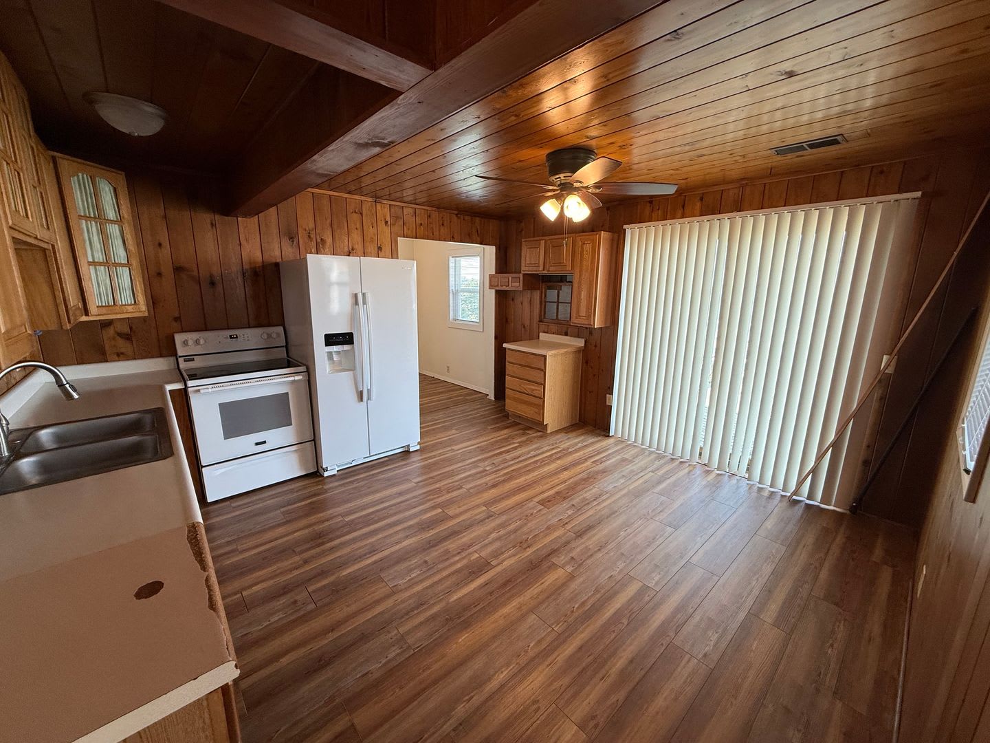 2 Bed 1 Bath LAKE RENTAL – photo 3