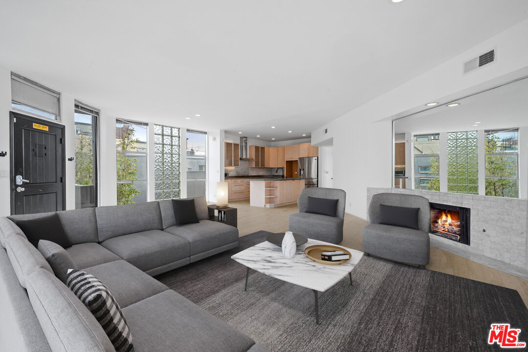 20 28th Avenue – photo 1