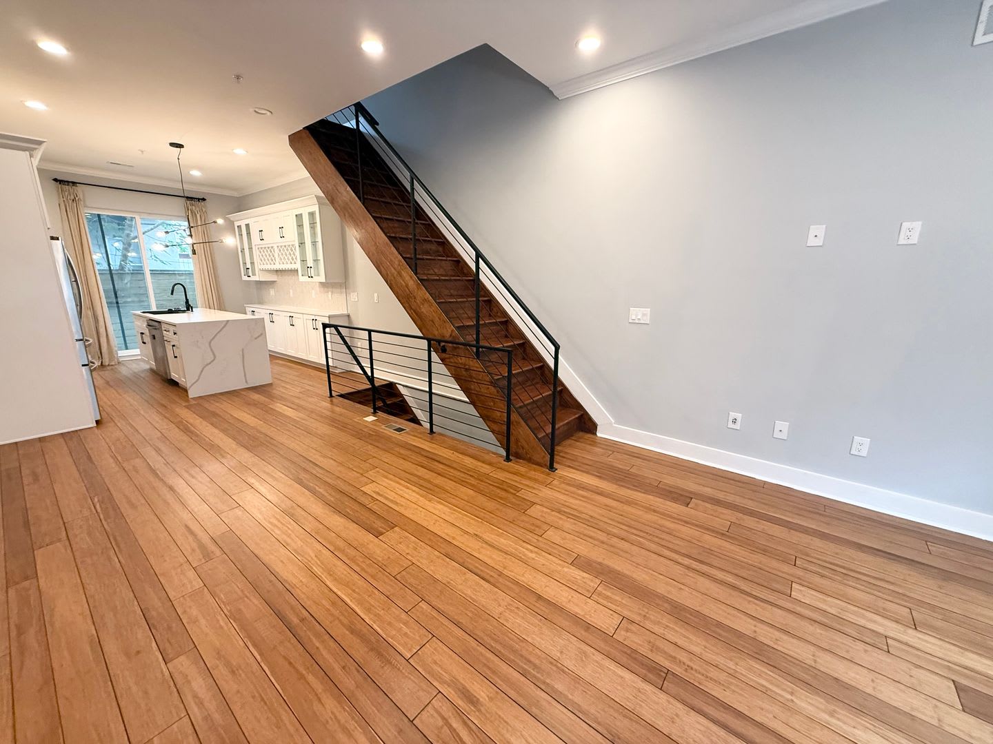 Stunning 4-Bedroom Townhome in Grays Ferry! Available NOW! – photo 3