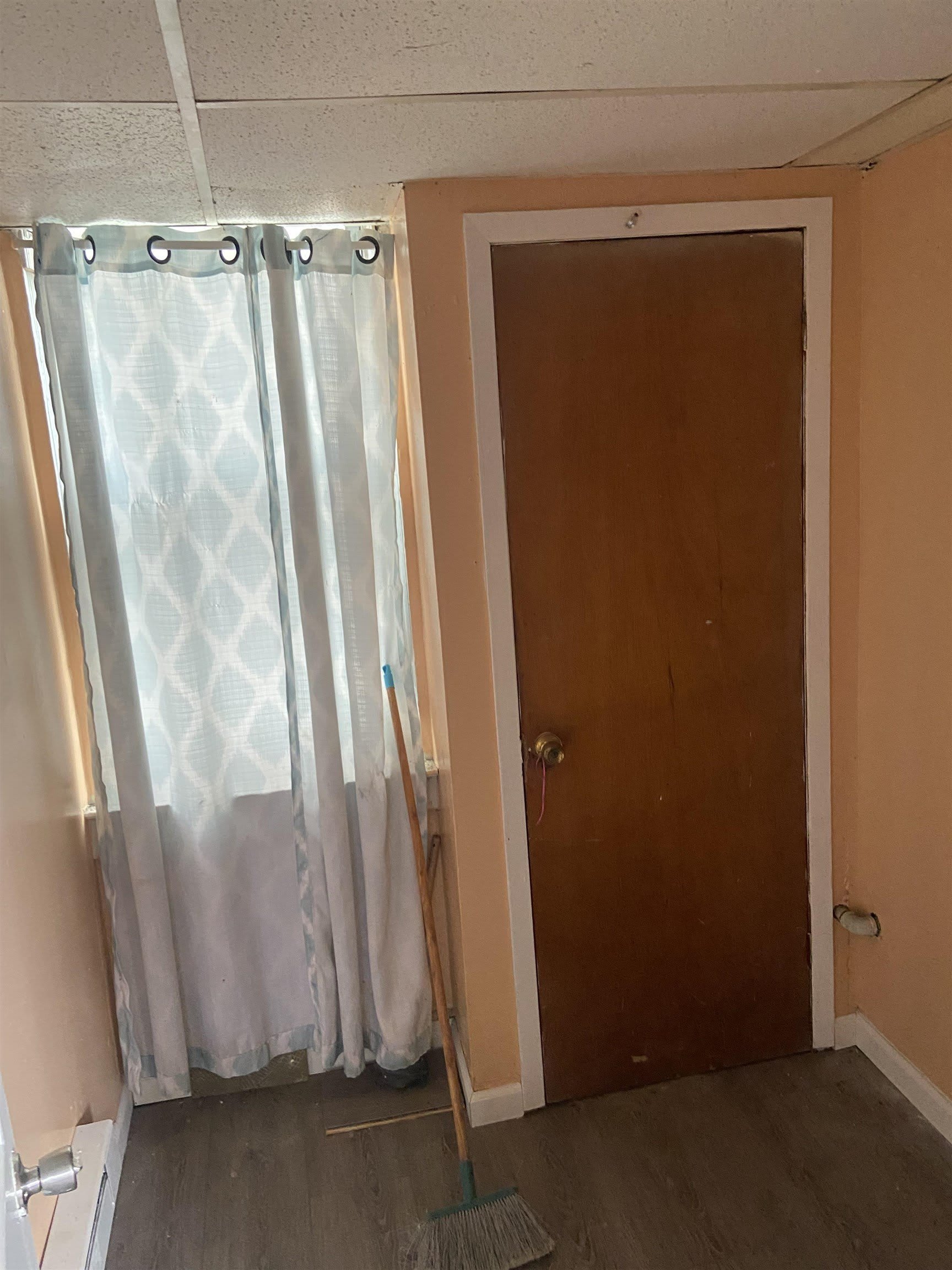 191 Danforth Ave – photo 2