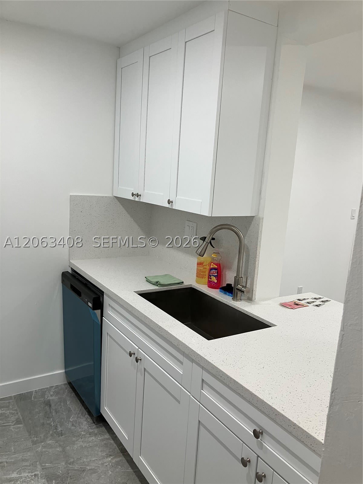 8305 SW 72nd Ave – photo 3