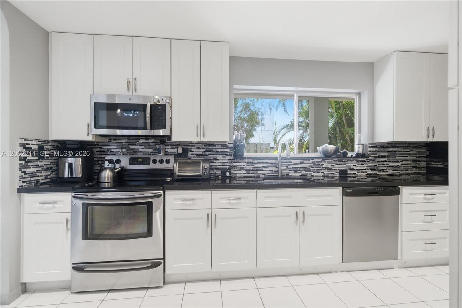 21221 NE 3rd Court, Miami, FL 33179 – photo 2