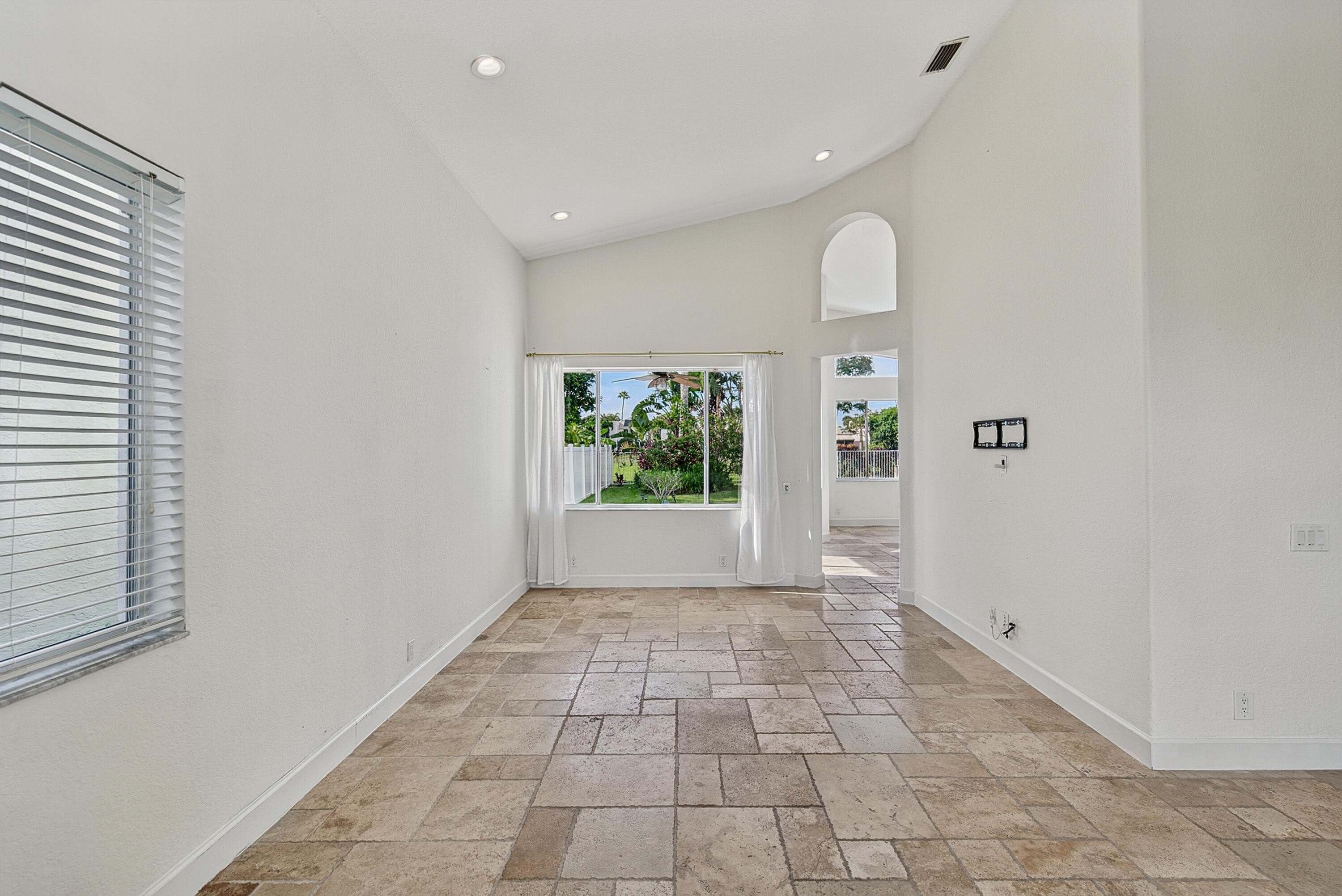 4583 NW 7th Place – photo 4
