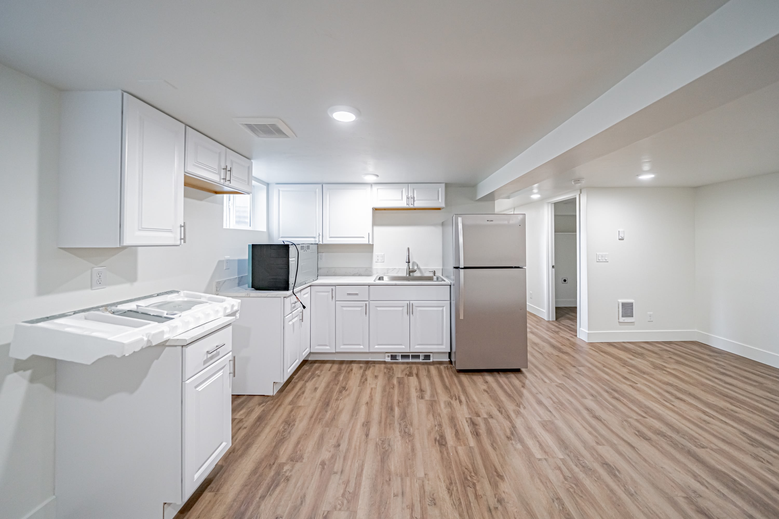 303 West 20th Street – photo 1