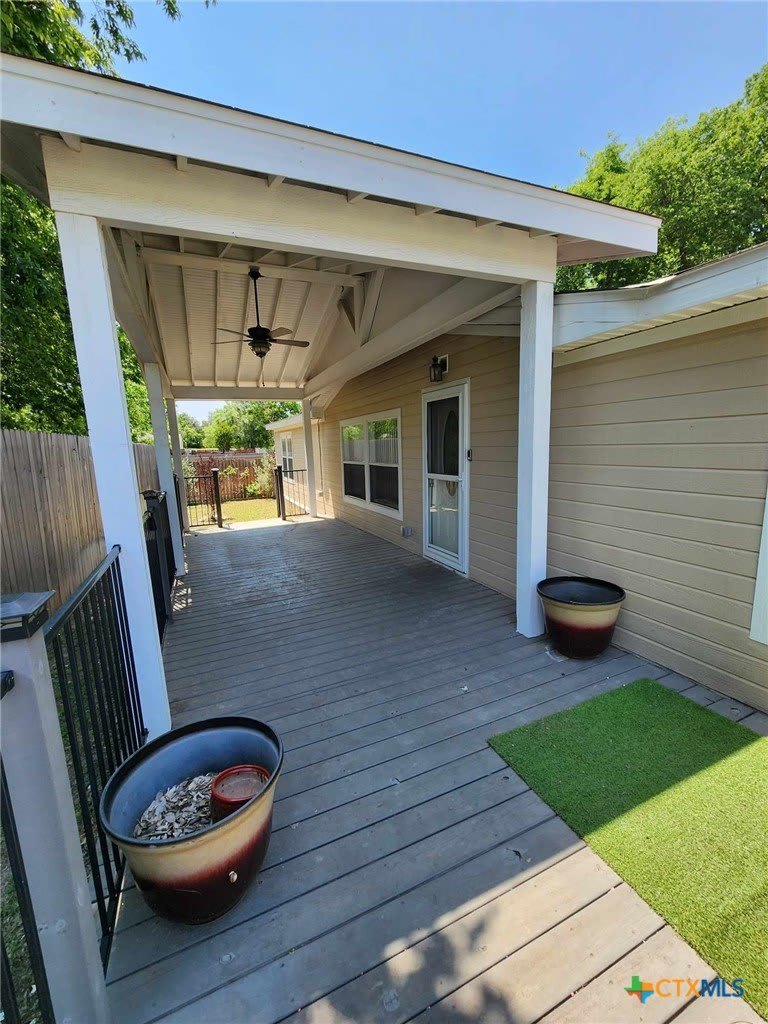 922 Ashwood Drive – photo 2