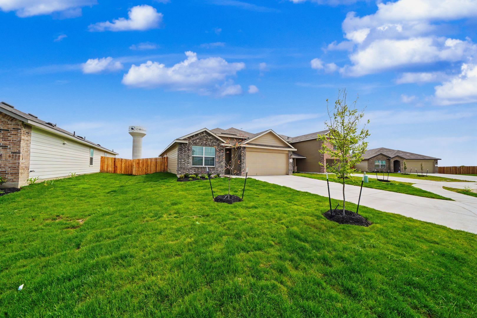 Like-New Cibolo Home with Flexible Living Space – photo 4