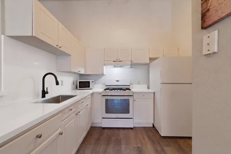 3391 S Kirkman Rd – photo 2