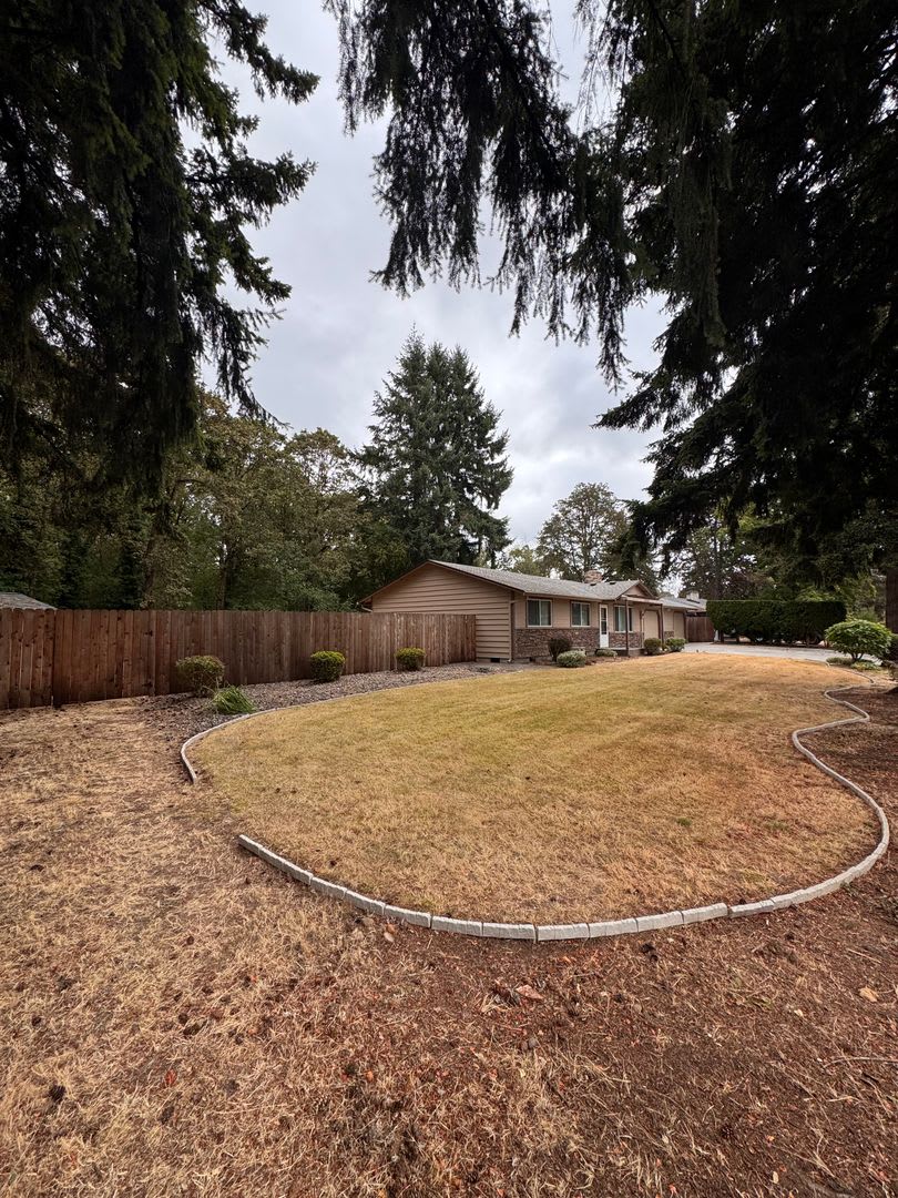 Quiet Cul-de-Sac Living: 3 Bed, 2 Bath Single-Story Home – photo 2