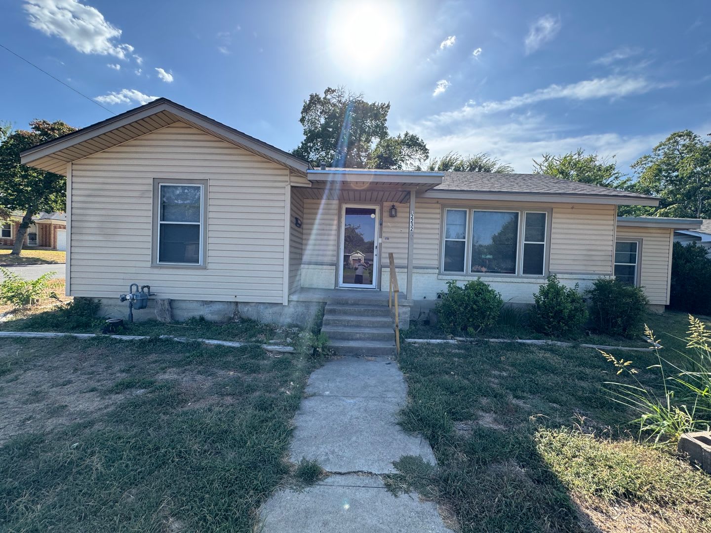 Updated Corner Lot W/ Garage Apartment – photo 1