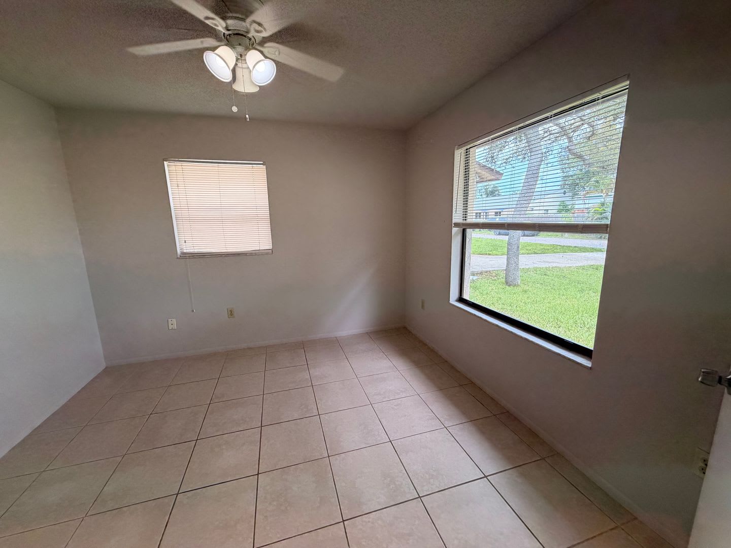 2 2 Bedroom House With 1 Car Garage And Fenced Yard – photo 2