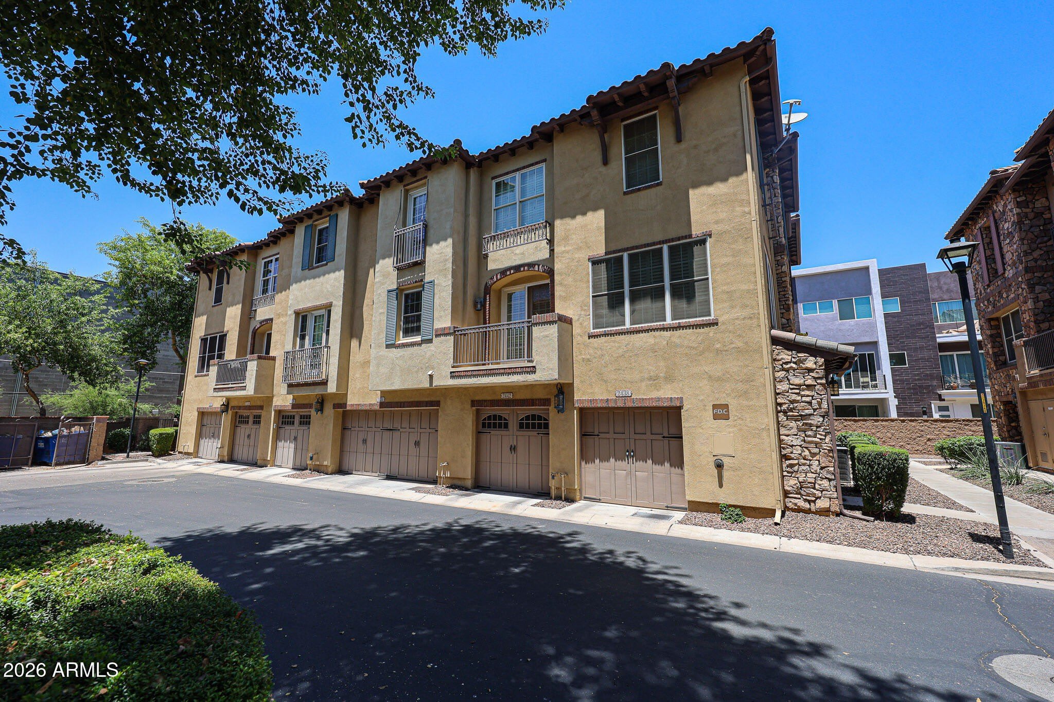 2434 E ROMA Avenue – photo 2