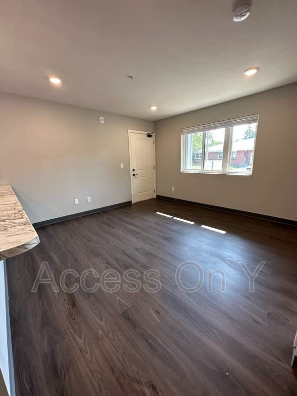 2340 Y St – photo 3